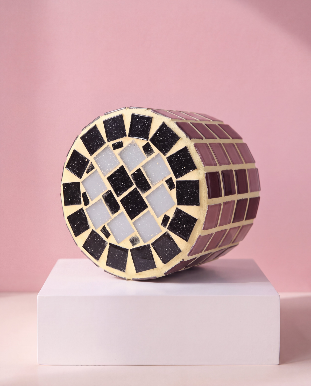 Flowerpot made of natural tiles