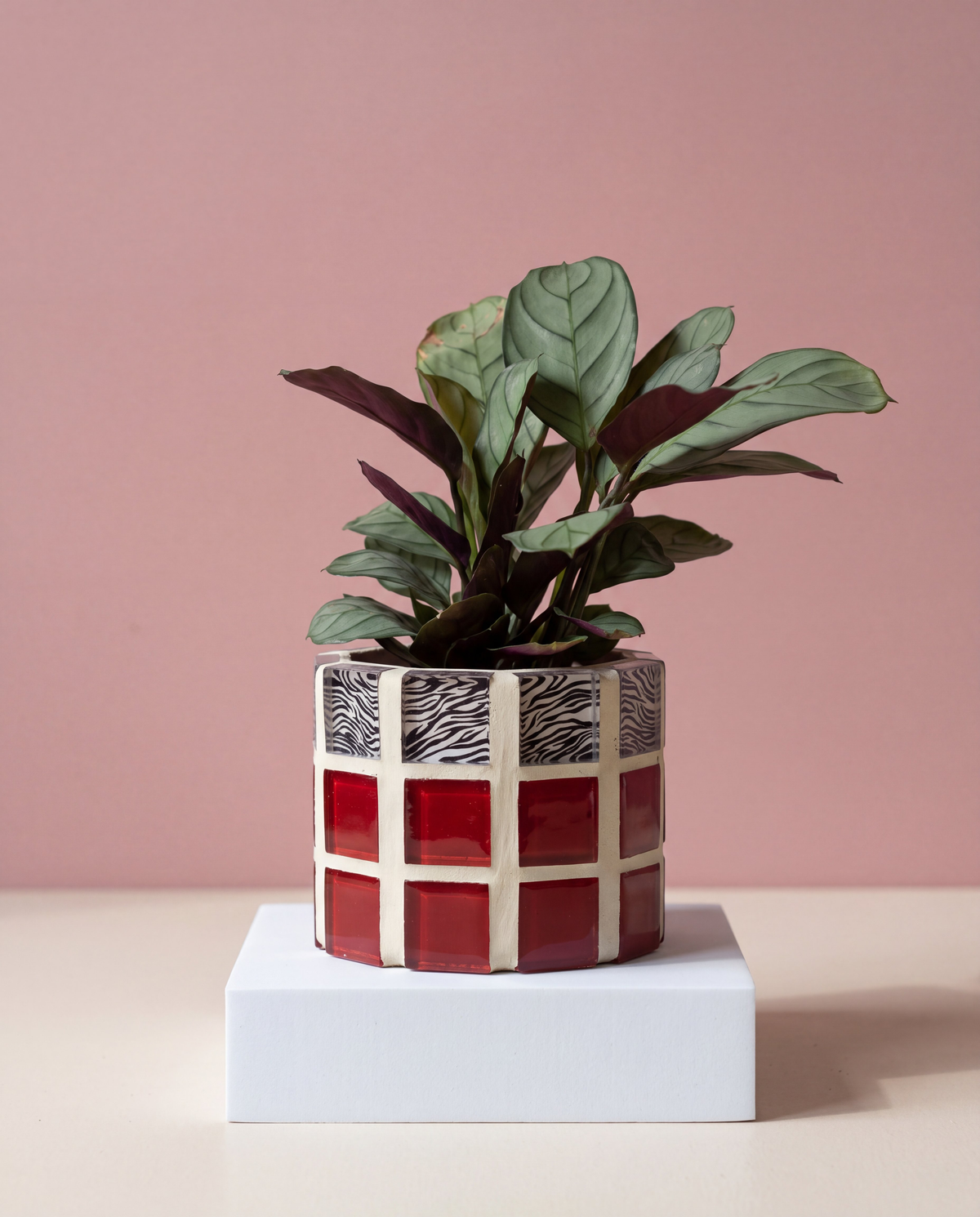 Flowerpot made of natural tiles