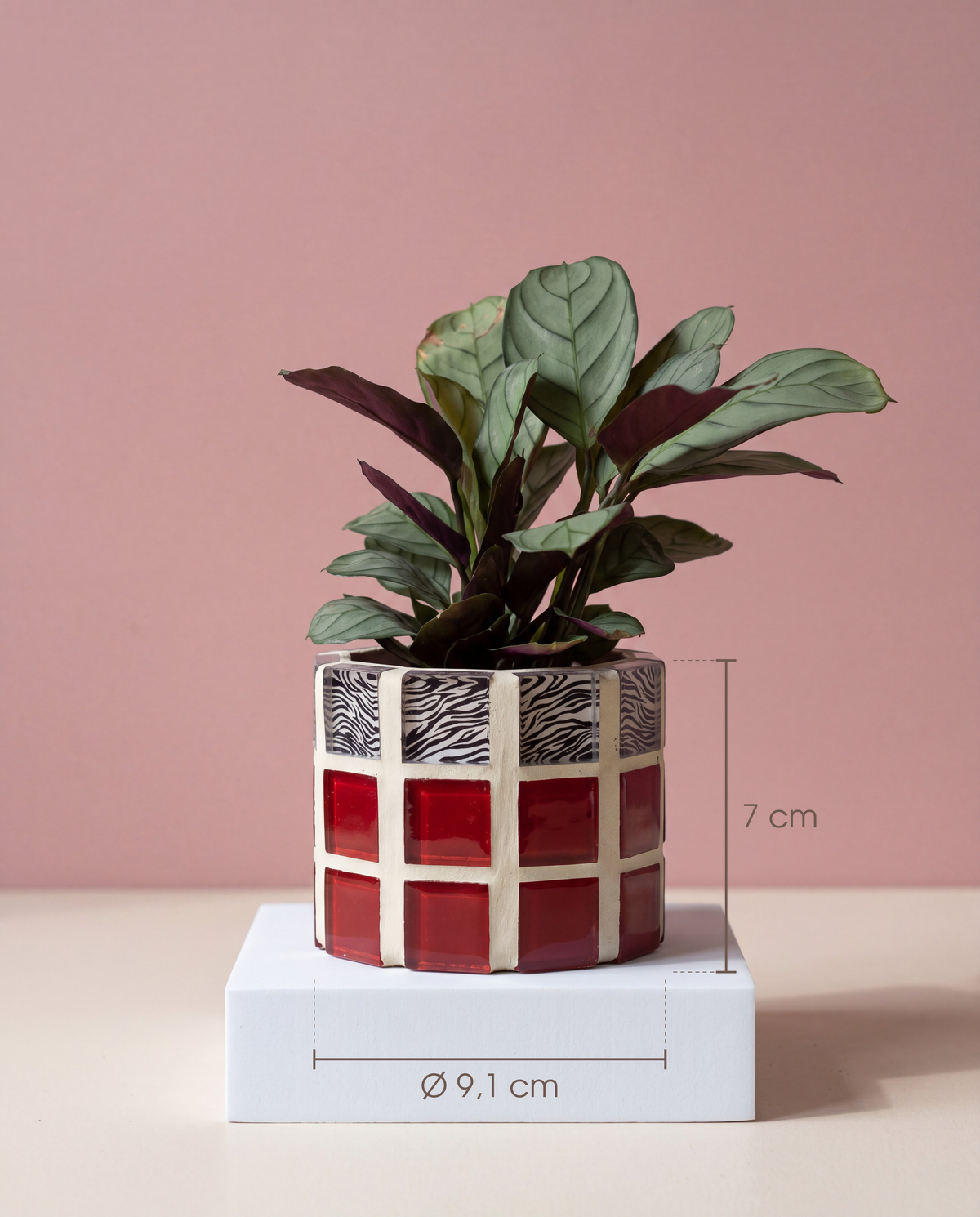 Flowerpot made of natural tiles